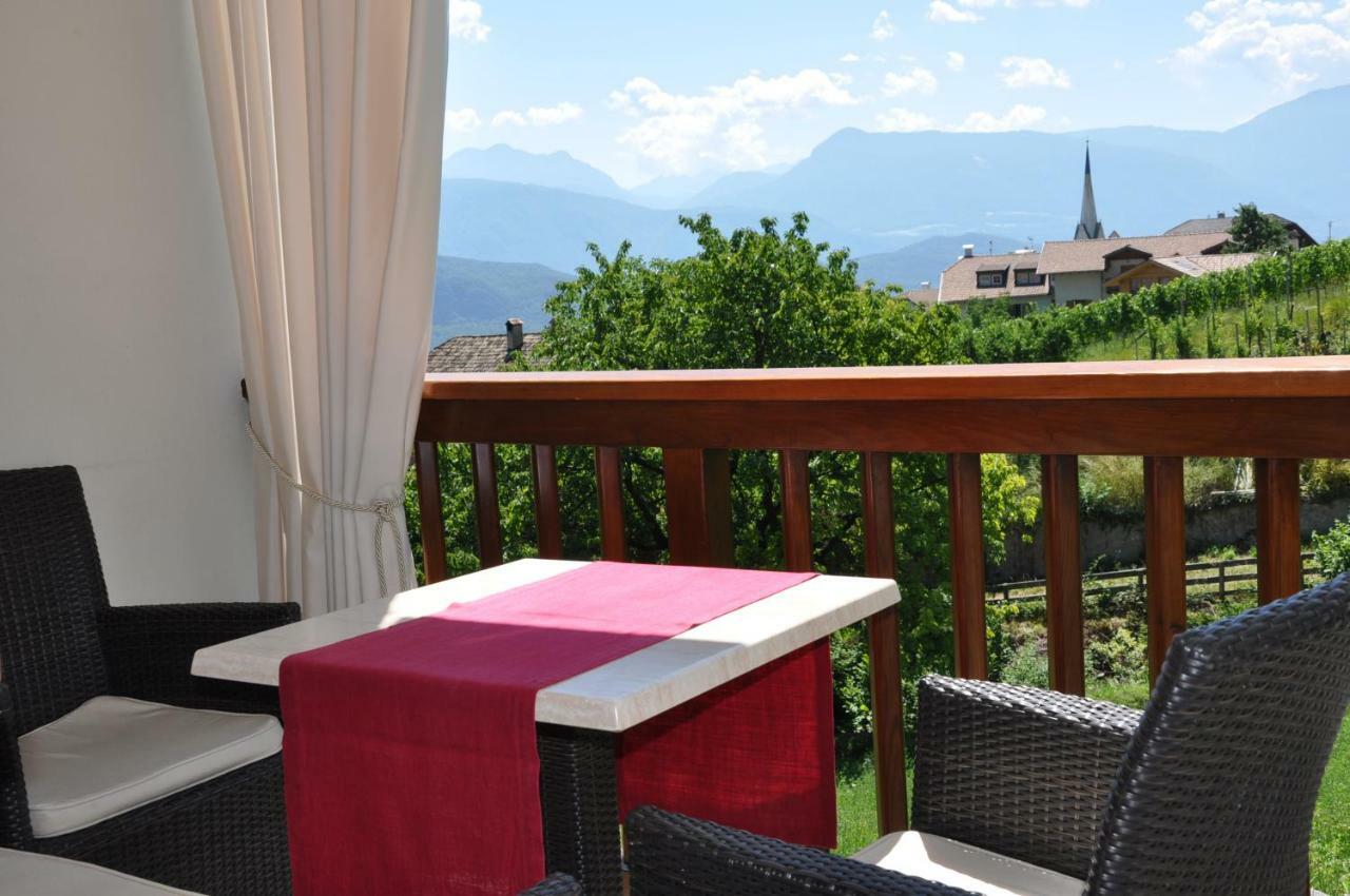 Gaestehaus Pfuss Caldaro Exteriör bild