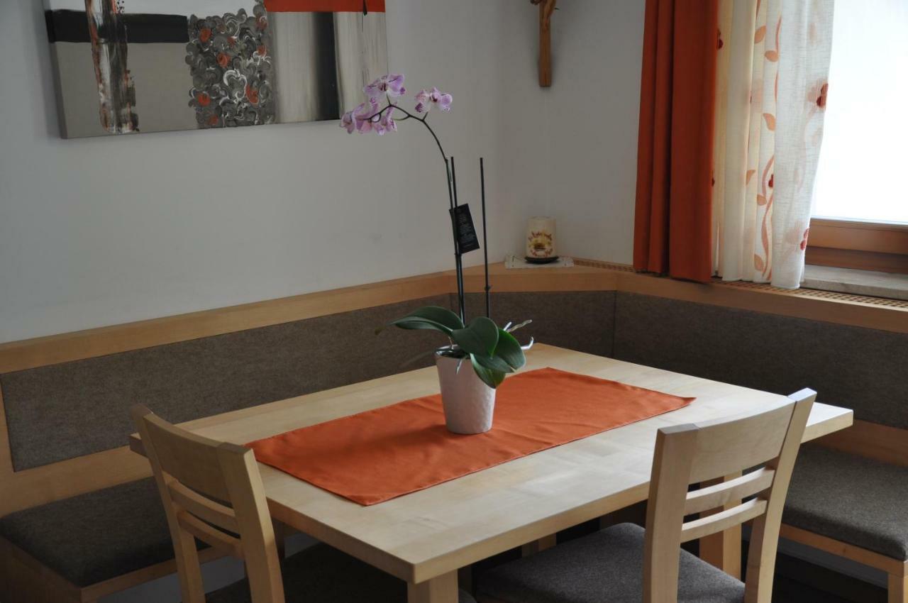 Gaestehaus Pfuss Caldaro Exteriör bild