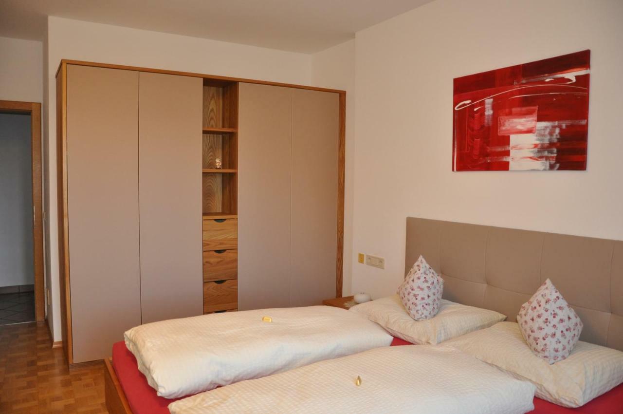 Gaestehaus Pfuss Caldaro Exteriör bild