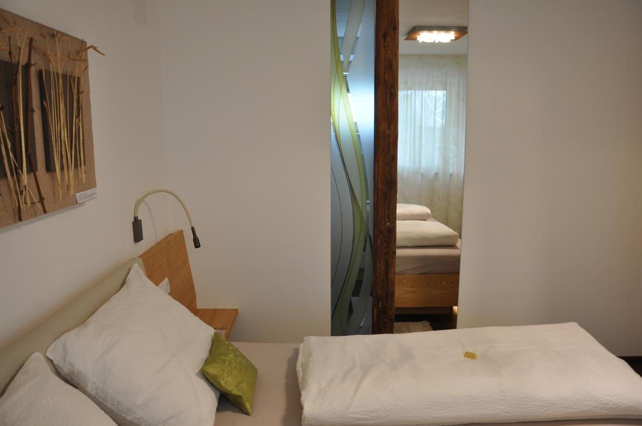 Gaestehaus Pfuss Caldaro Exteriör bild